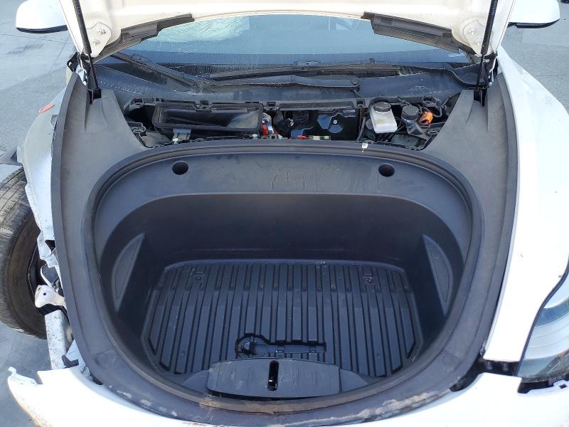 62171456 :رقم المزاد ، 5YJ3E1EB0NF260339 vin ، 2022 Tesla Model 3 مزاد بيع