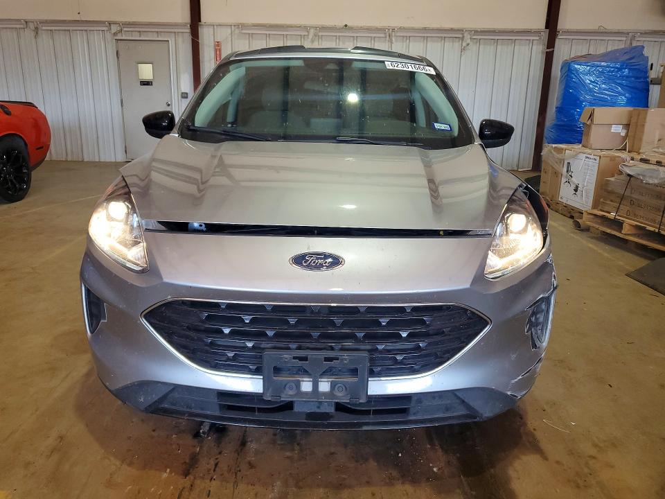 62301666 :رقم المزاد ، 1FMCU0G61MUA35068 vin ، 2021 Ford Escape مزاد بيع