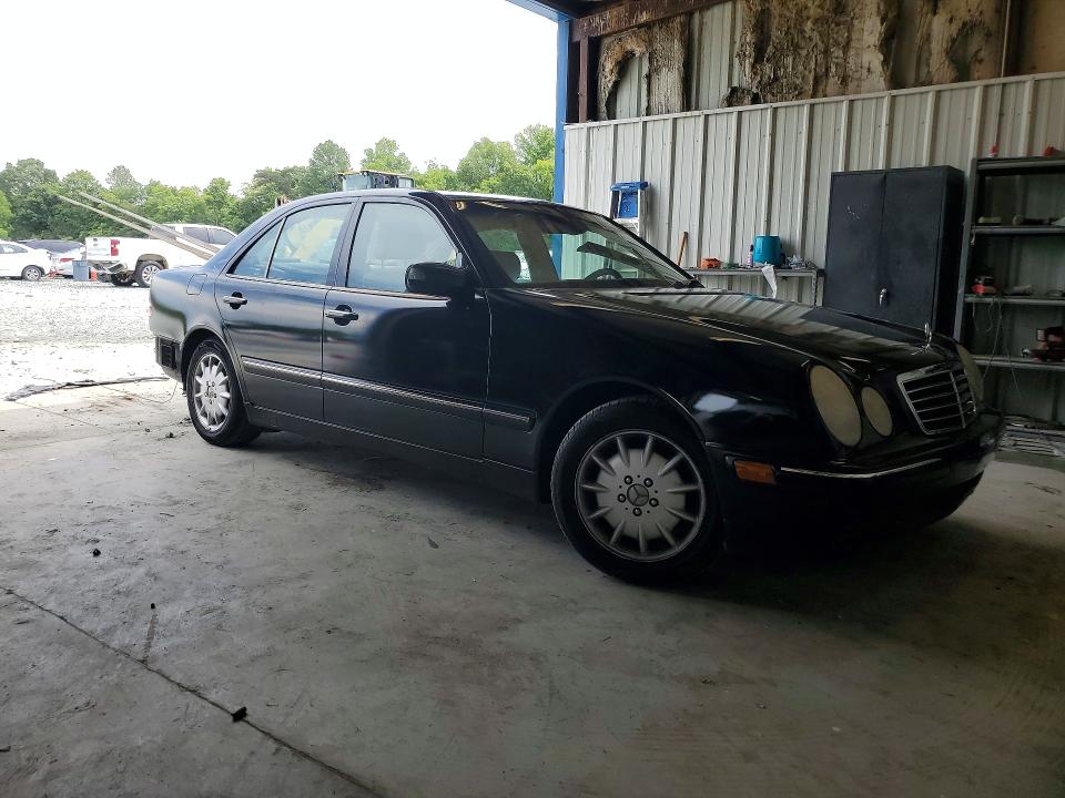 2000 Mercedes-benz E მანქანა იყიდება აუქციონზე, vin: WDBJF65J7YB110226, აუქციონის ნომერი: 61922226