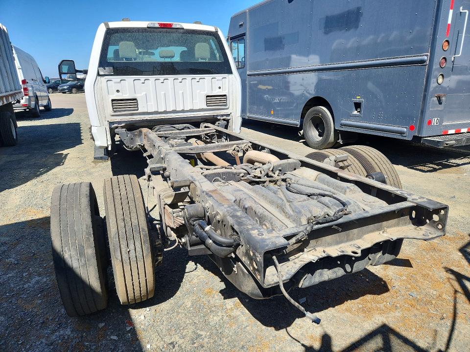 62095546 :رقم المزاد ، 1FD0X5HTXNEF14242 vin ، 2022 Ford F550 مزاد بيع