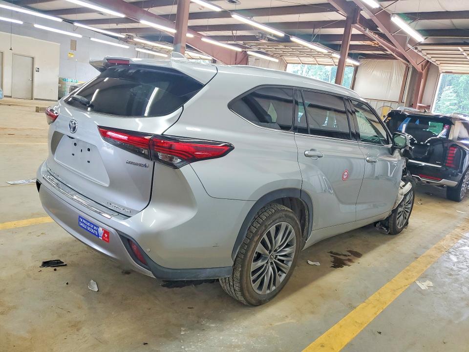 2021 Toyota Highlander მანქანა იყიდება აუქციონზე, vin: 5TDFARAH1MS011592, აუქციონის ნომერი: 61561766
