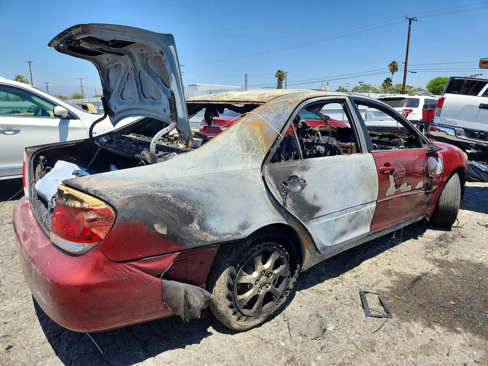 63173206 :رقم المزاد ، 4T1BF32K15U101695 vin ، 2005 Toyota Camry مزاد بيع