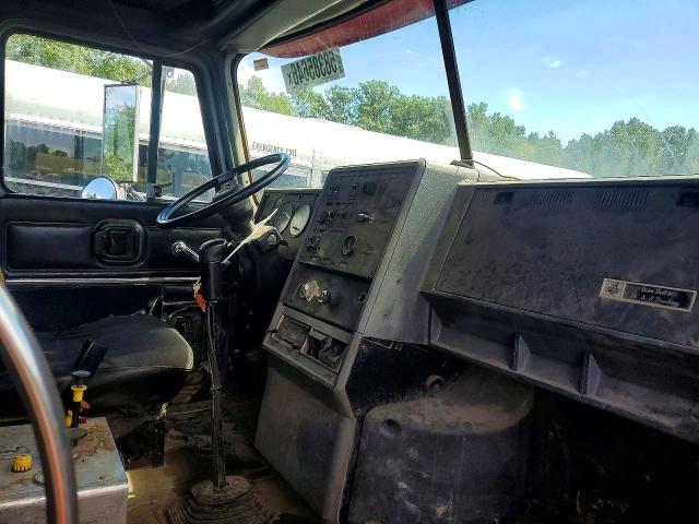62023886 :رقم المزاد ، 1M2AD09C2XW007508 vin ، 1999 Mack 700 مزاد بيع