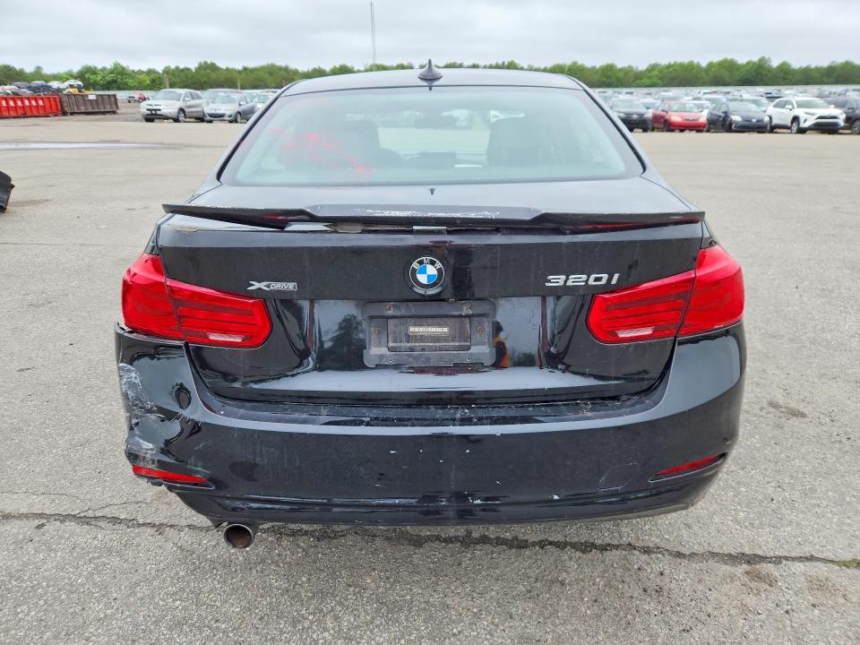 59782526 :رقم المزاد ، WBA8E5G55JNU47668 vin ، 2018 Bmw 320 مزاد بيع