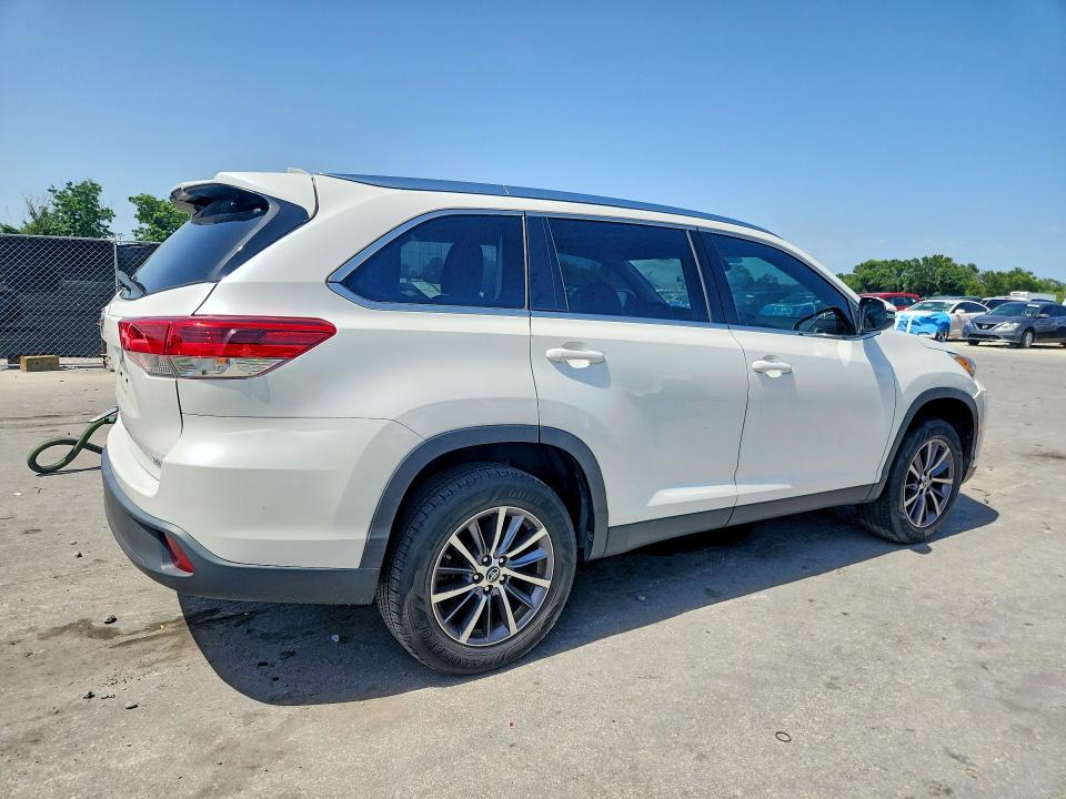 2019 Toyota Highlander მანქანა იყიდება აუქციონზე, vin: 5TDKZRFH0KS342774, აუქციონის ნომერი: 60767966