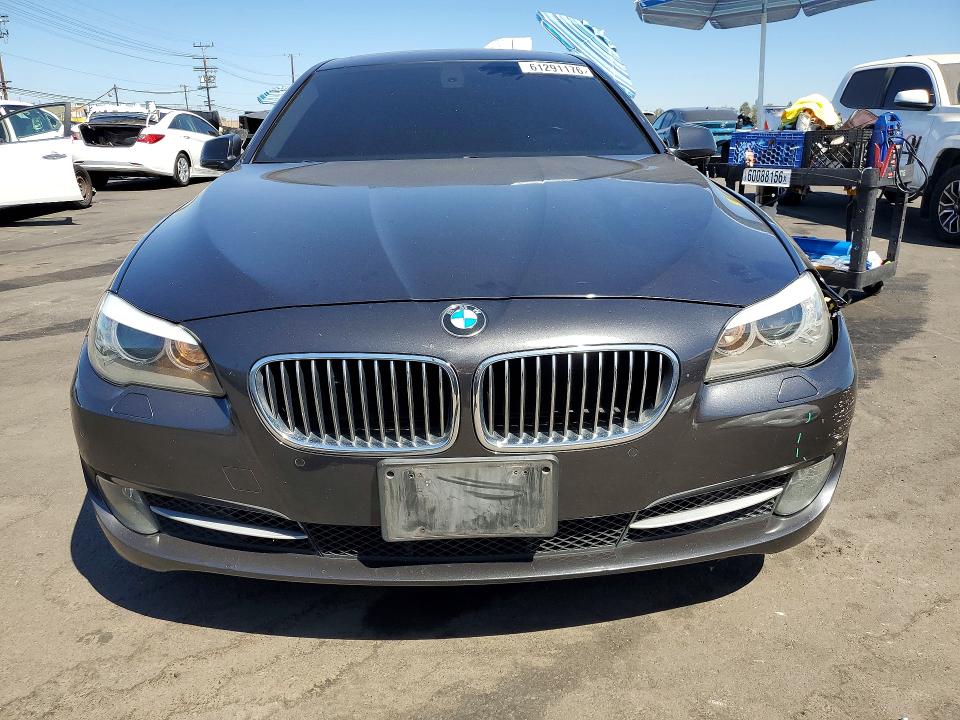 61291176 :رقم المزاد ، WBAFR1C5XBC744491 vin ، 2011 Bmw 528 مزاد بيع