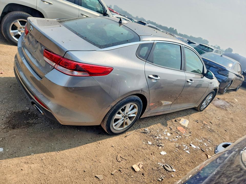 60986686 :رقم المزاد ، 5XXGT4L34HG156586 vin ، 2017 Kia Optima مزاد بيع
