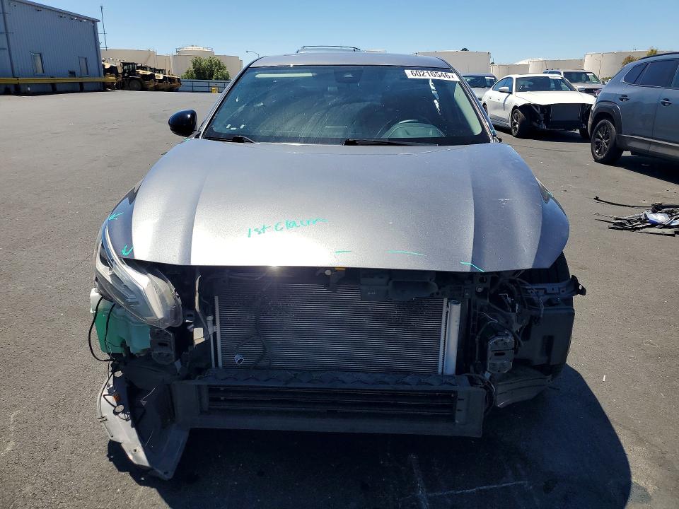 60216546 :رقم المزاد ، 1N4BL4CV0NN341588 vin ، 2022 Nissan Altima مزاد بيع