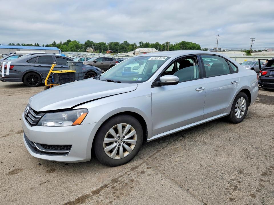 60211456 :رقم المزاد ، 1VWAT7A30FC020508 vin ، 2015 Volkswagen Passat مزاد بيع
