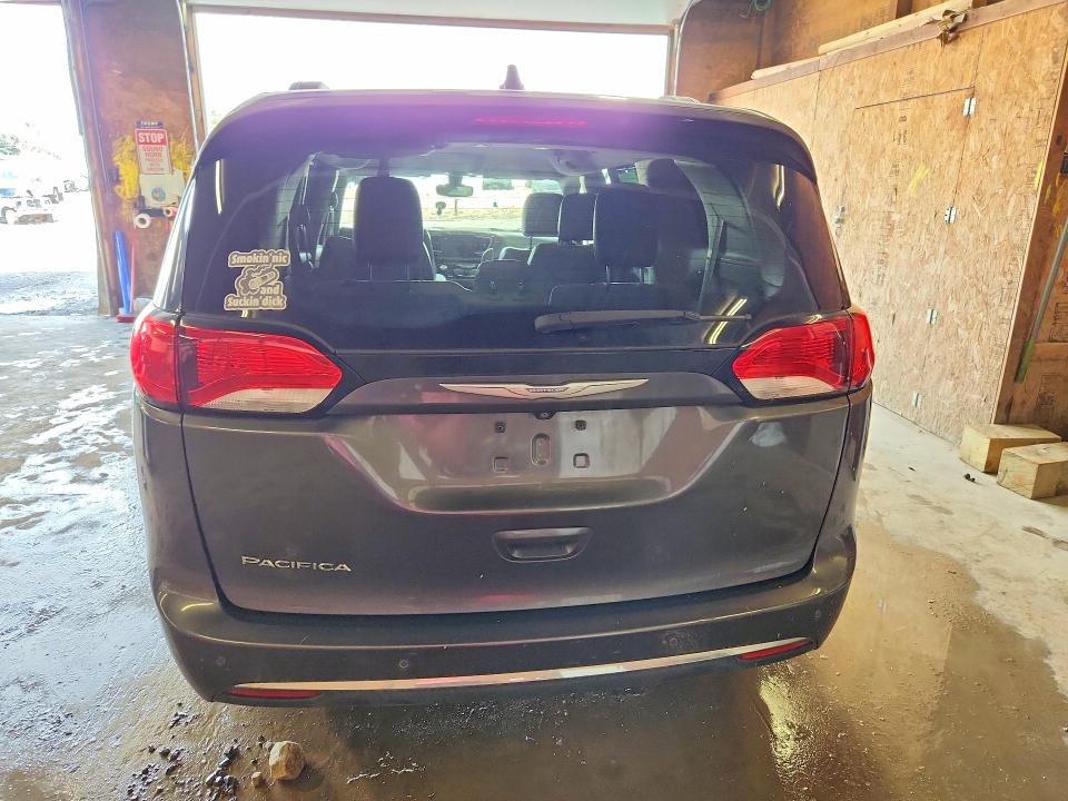 59662756 :رقم المزاد ، 2C4RC1BG9HR785537 vin ، 2017 Chrysler Pacifica مزاد بيع