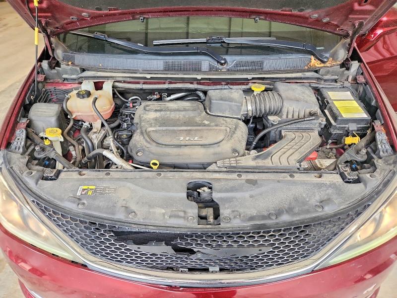 62246446 :رقم المزاد ، 2C4RC1BG8HR739570 vin ، 2017 Chrysler Pacifica مزاد بيع