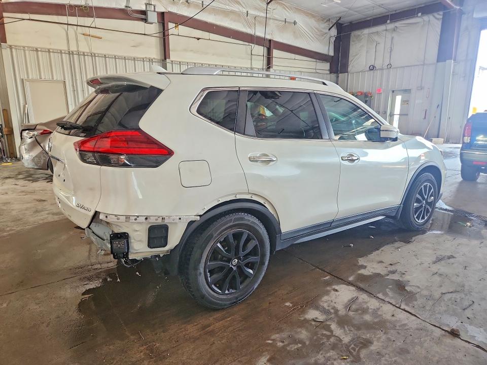 Продажа на аукционе авто 2017 Nissan Rogue, vin: KNMAT2MV2HP578763, номер лота: 61358206