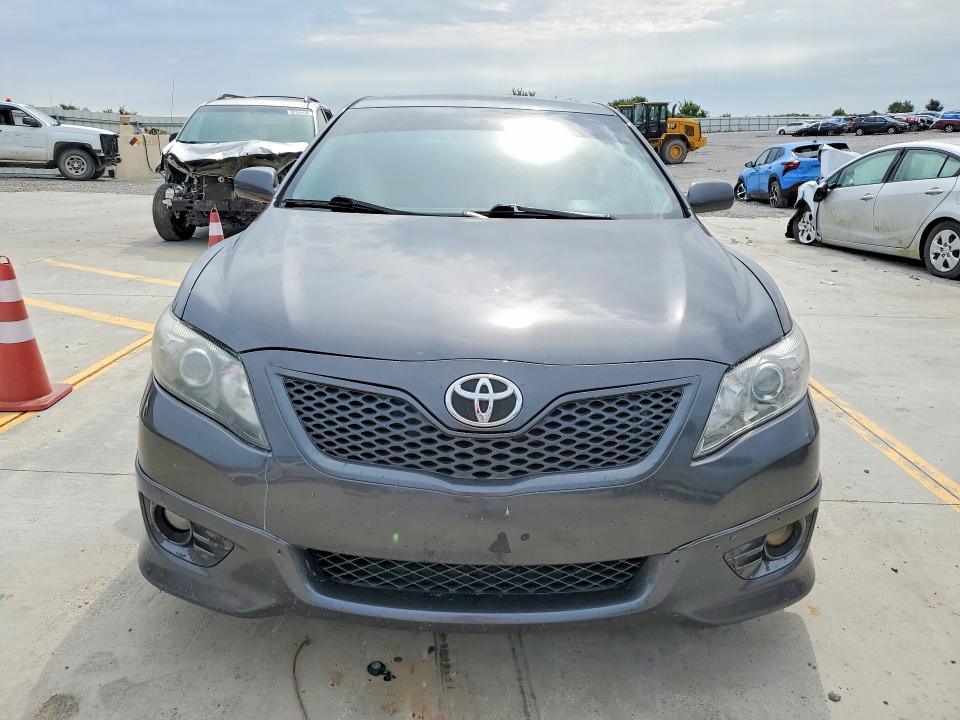 61952426 :رقم المزاد ، 4T1BF3EK3BU662004 vin ، 2011 Toyota Camry مزاد بيع
