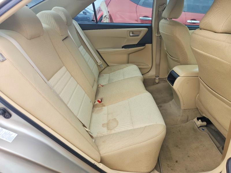 60018706 :رقم المزاد ، 4T4BF1FK6FR450518 vin ، 2015 Toyota Camry مزاد بيع