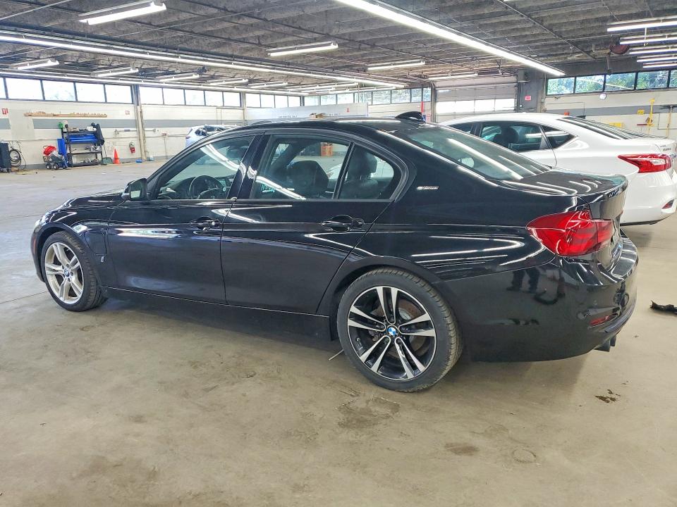 63053316 :رقم المزاد ، WBA8E1C52JA178048 vin ، 2018 Bmw 330e مزاد بيع