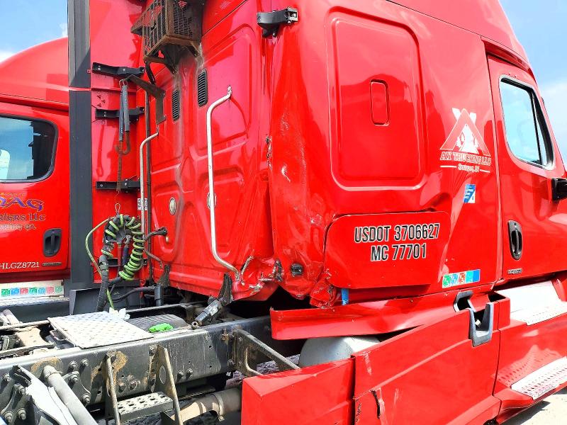 59090966 :رقم المزاد ، 3AKJGLD56FSGG3387 vin ، 2015 Freightliner Cascadia 125 مزاد بيع