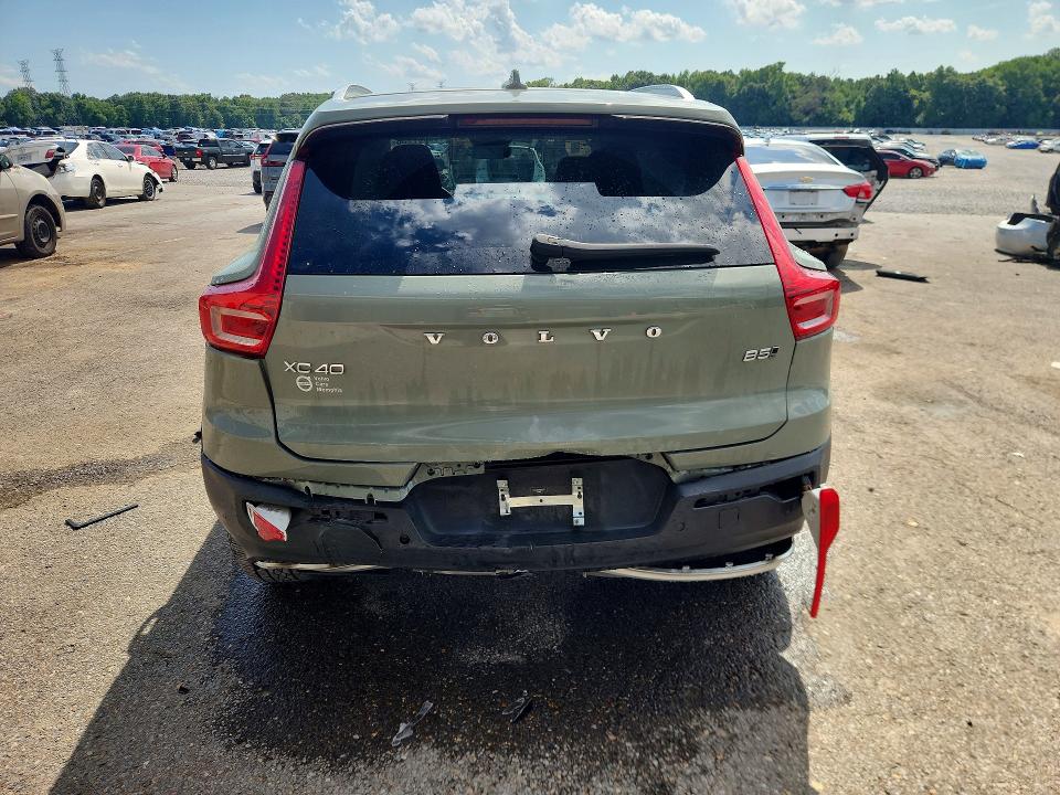 60587736 :رقم المزاد ، YV4L12UA4P2932576 vin ، 2023 Volvo Xc40 مزاد بيع