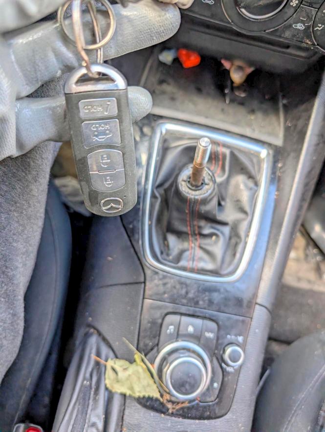 60945896 :رقم المزاد ، 3MZBM1V70FM147348 vin ، 2015 Mazda 3 مزاد بيع