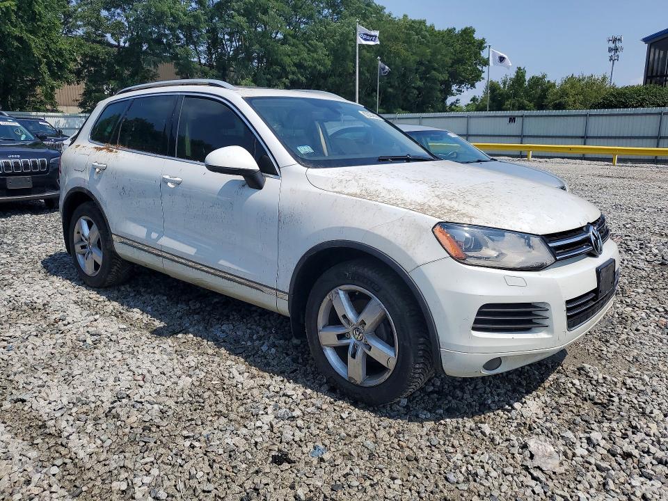 62204286 :رقم المزاد ، WVGEP9BP8DD011533 vin ، 2013 Volkswagen Touareg مزاد بيع