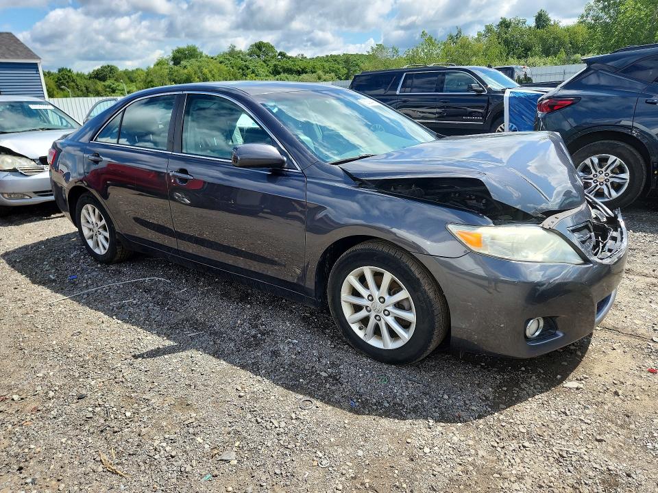 62394406 :رقم المزاد ، 4T1BF3EK4BU137095 vin ، 2011 Toyota Camry مزاد بيع