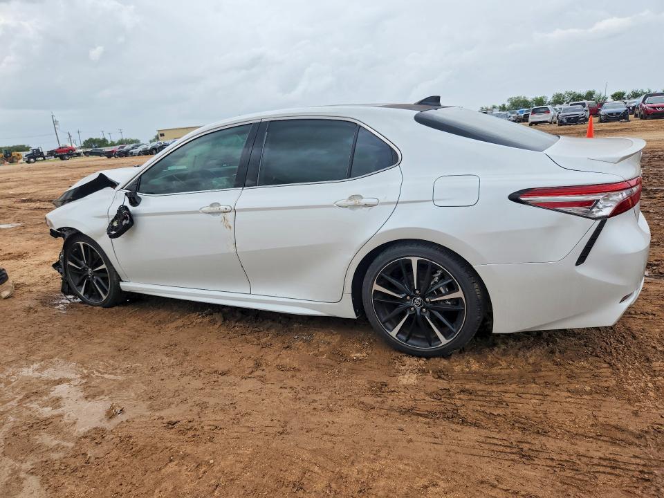 61411696 :رقم المزاد ، 4T1BZ1HK6KU507163 vin ، 2019 Toyota Camry مزاد بيع