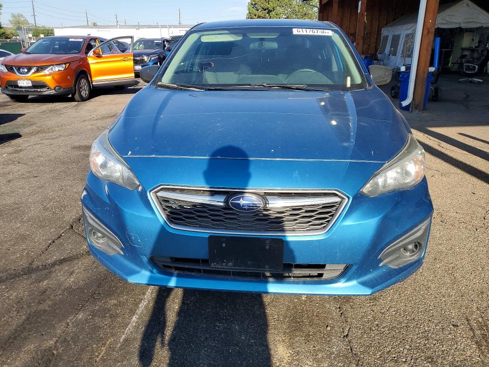 61170756 :رقم المزاد ، 4S3GKAA67H1615300 vin ، 2017 Subaru Impreza مزاد بيع