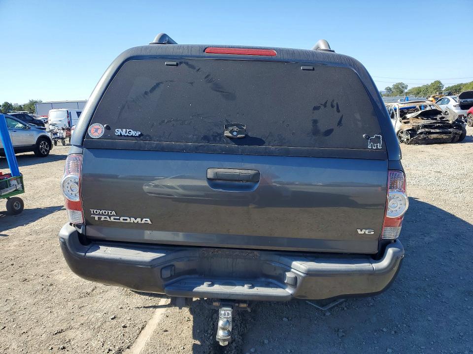 2015 Toyota Tacoma მანქანა იყიდება აუქციონზე, vin: 5TFLU4EN7FX128233, აუქციონის ნომერი: 61417046