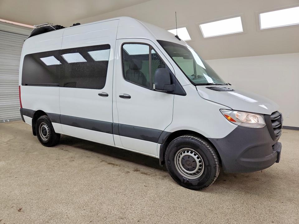 61164606 :رقم المزاد ، W1Z4KFHY4RP737240 vin ، 2024 Mercedes-benz Sprinter مزاد بيع