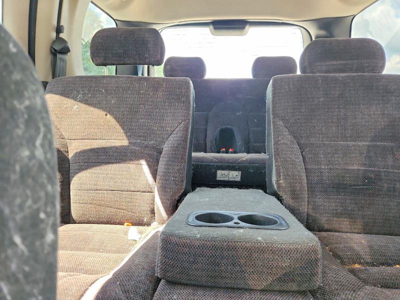 60015616 :رقم المزاد ، 1B4HS28N61F563915 vin ، 2001 Dodge Durango مزاد بيع