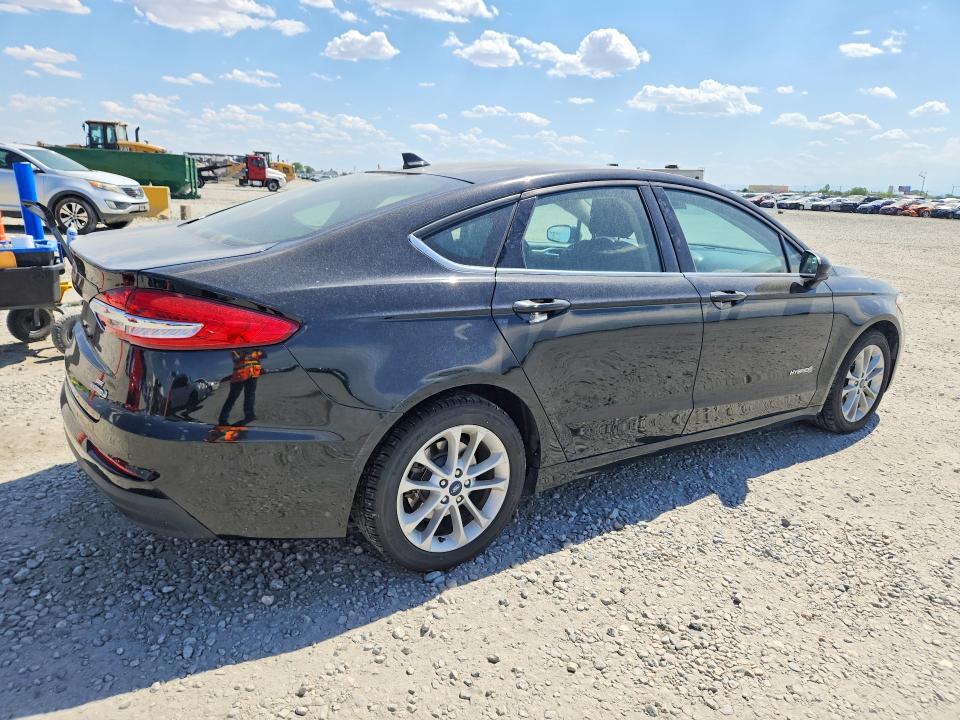 61027226 :رقم المزاد ، 3FA6P0LU5KR143801 vin ، 2019 Ford Fusion مزاد بيع