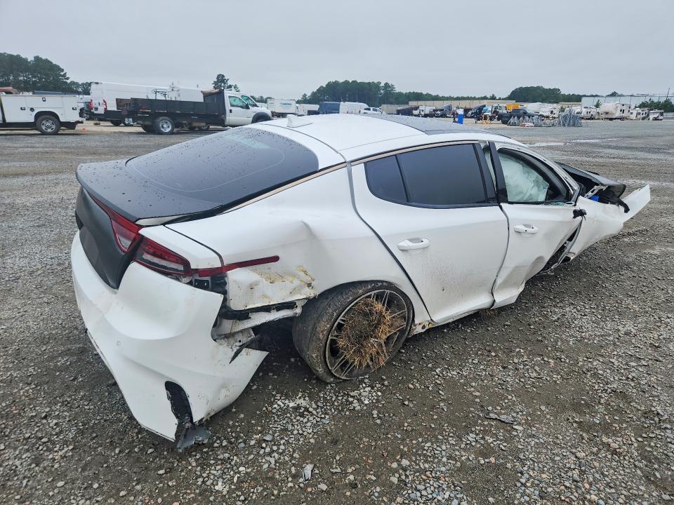 2022 Kia Stinger მანქანა იყიდება აუქციონზე, vin: KNAE55LC1N6101530, აუქციონის ნომერი: 62022426