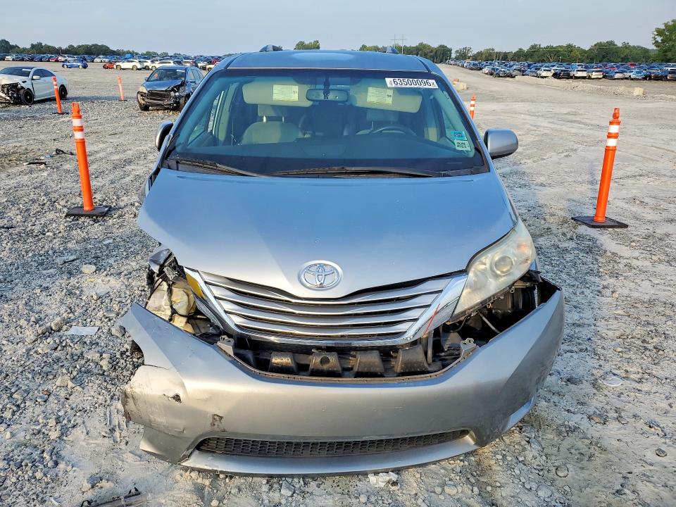 63500096 :رقم المزاد ، 5TDKK3DC7GS739981 vin ، 2016 Toyota Sienna مزاد بيع
