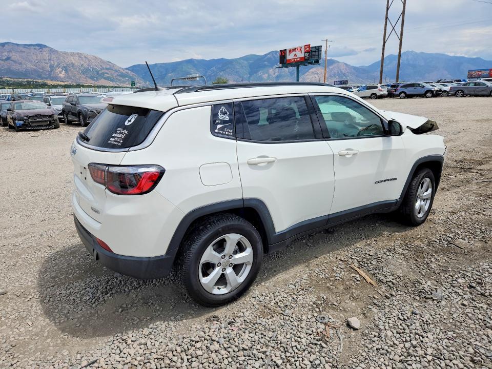 62442516 :رقم المزاد ، 3C4NJDBBXJT342424 vin ، 2018 Jeep Compass مزاد بيع