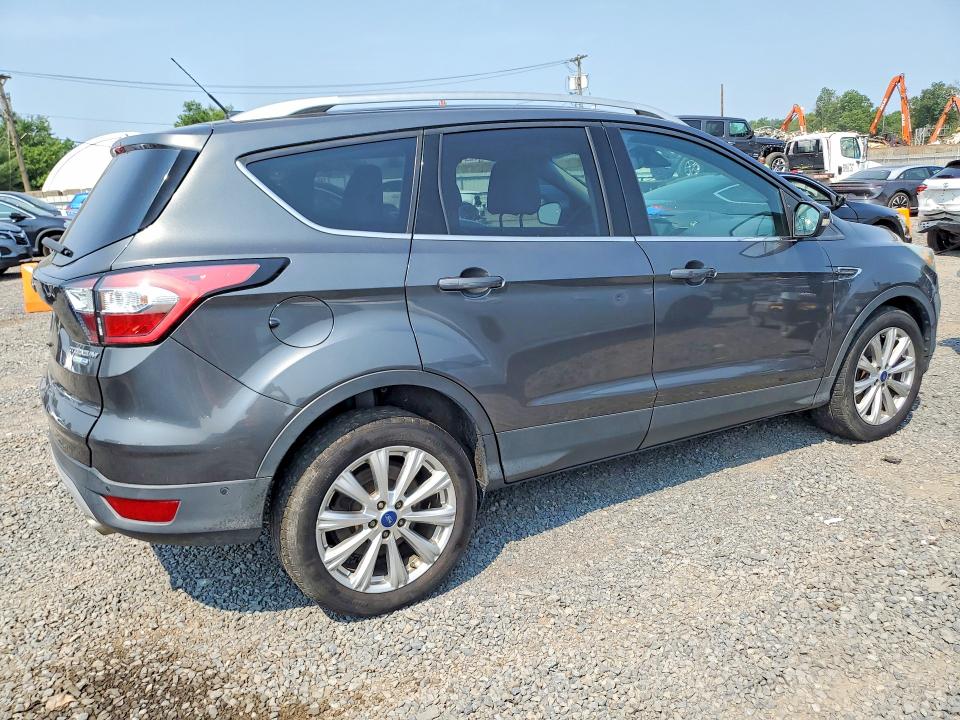 Продажа на аукционе авто 2017 Ford Escape, vin: 1FMCU9JD9HUC82338, номер лота: 62532256