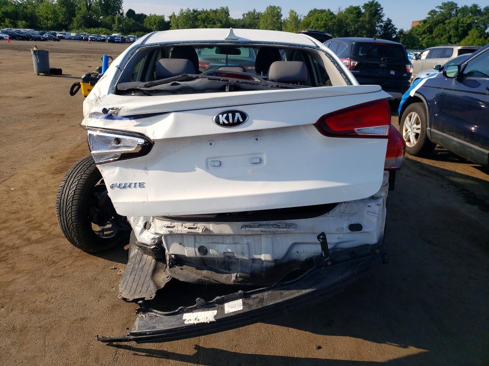 62406366 :رقم المزاد ، 3KPFK4A75HE083001 vin ، 2017 Kia Forte مزاد بيع