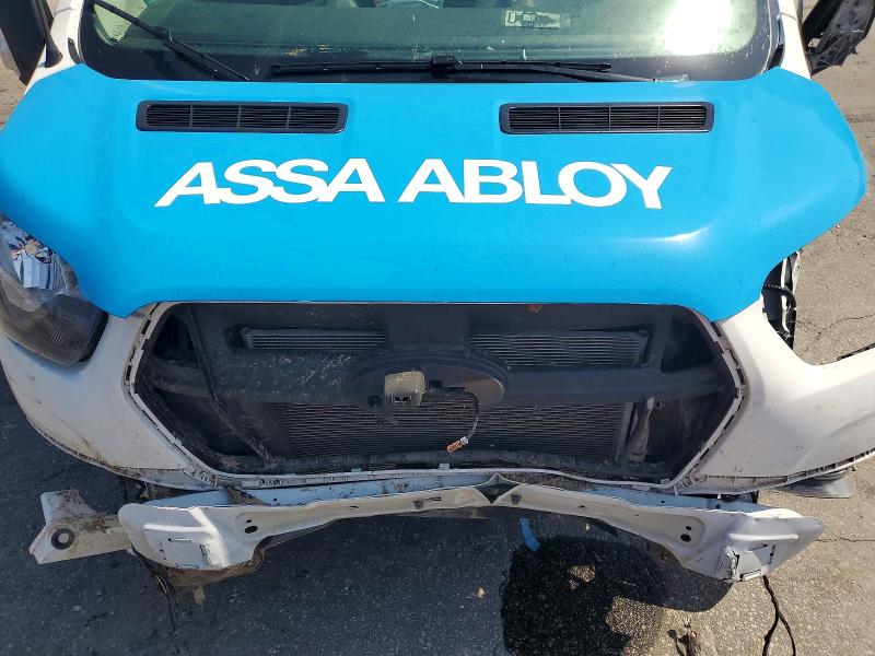59376206 :رقم المزاد ، 1FTYE1Y81SKA67511 vin ، 2015 Ford Transit مزاد بيع