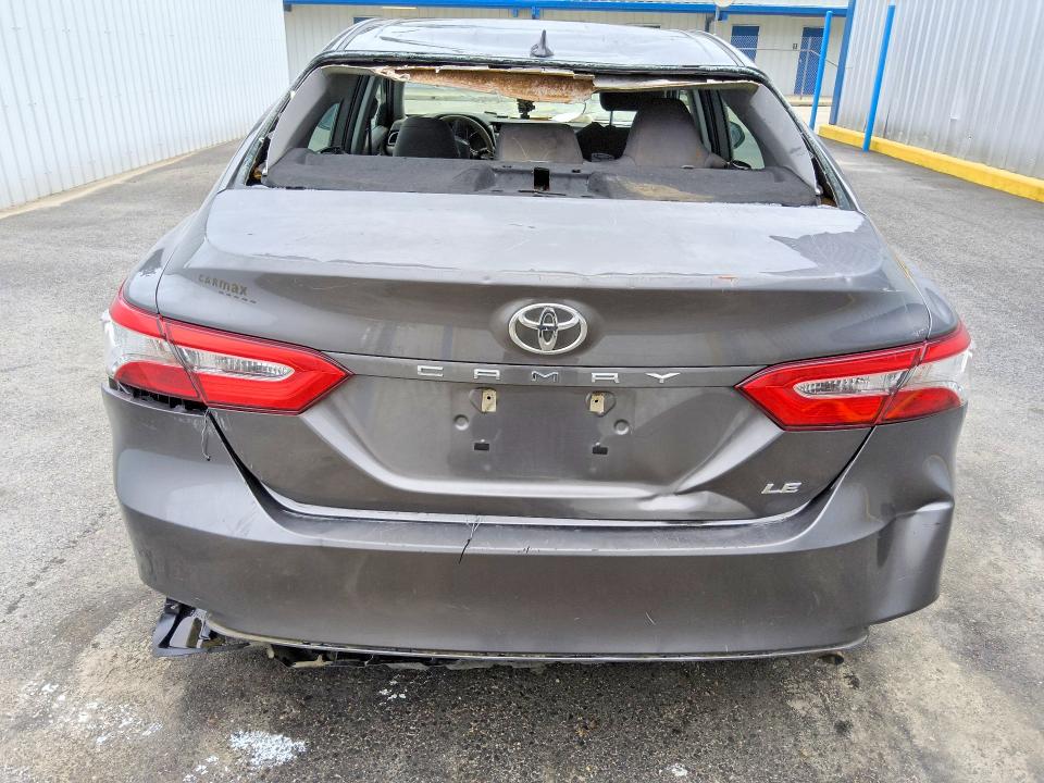 58064226 :رقم المزاد ، 4T1C11AK6LU884647 vin ، 2020 Toyota Camry مزاد بيع