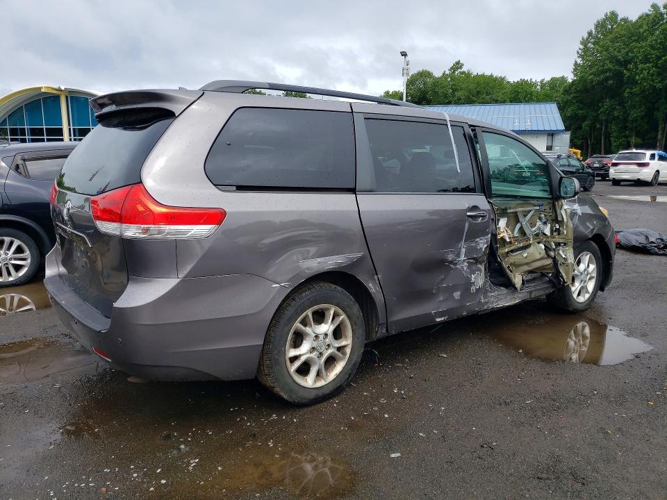 Aukcja sprzedaży 2013 Toyota Sienna, vin: 5TDDK3DC7DS055646, numer aukcji: 63138106
