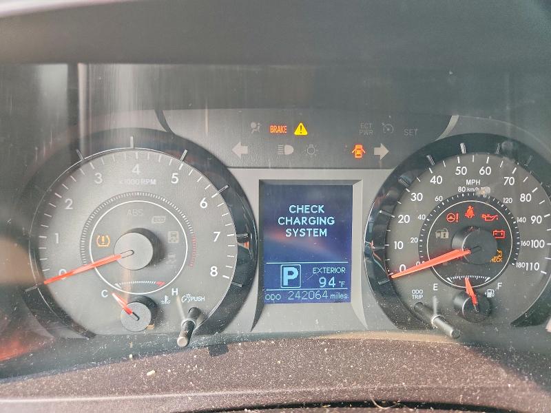 61793976 :رقم المزاد ، 5TDKZ3DC3HS822658 vin ، 2017 Toyota Sienna مزاد بيع