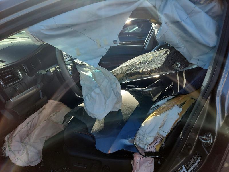61610756 :رقم المزاد ، 4T1BF1FK9HU396581 vin ، 2017 Toyota Camry مزاد بيع