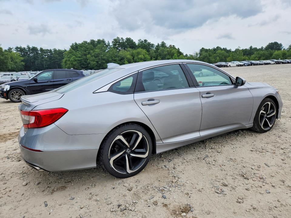 62972726 :رقم المزاد ، 1HGCV1F32JA137072 vin ، 2018 Honda Accord مزاد بيع