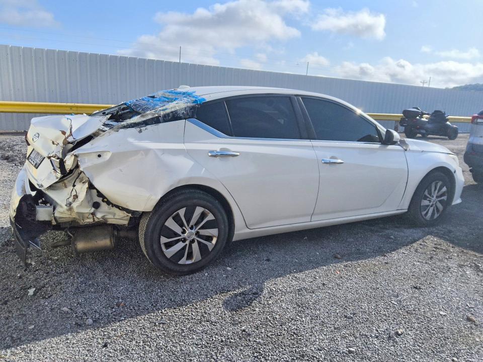 61747606 :رقم المزاد ، 1N4BL4BV7KN310965 vin ، 2019 Nissan Altima مزاد بيع
