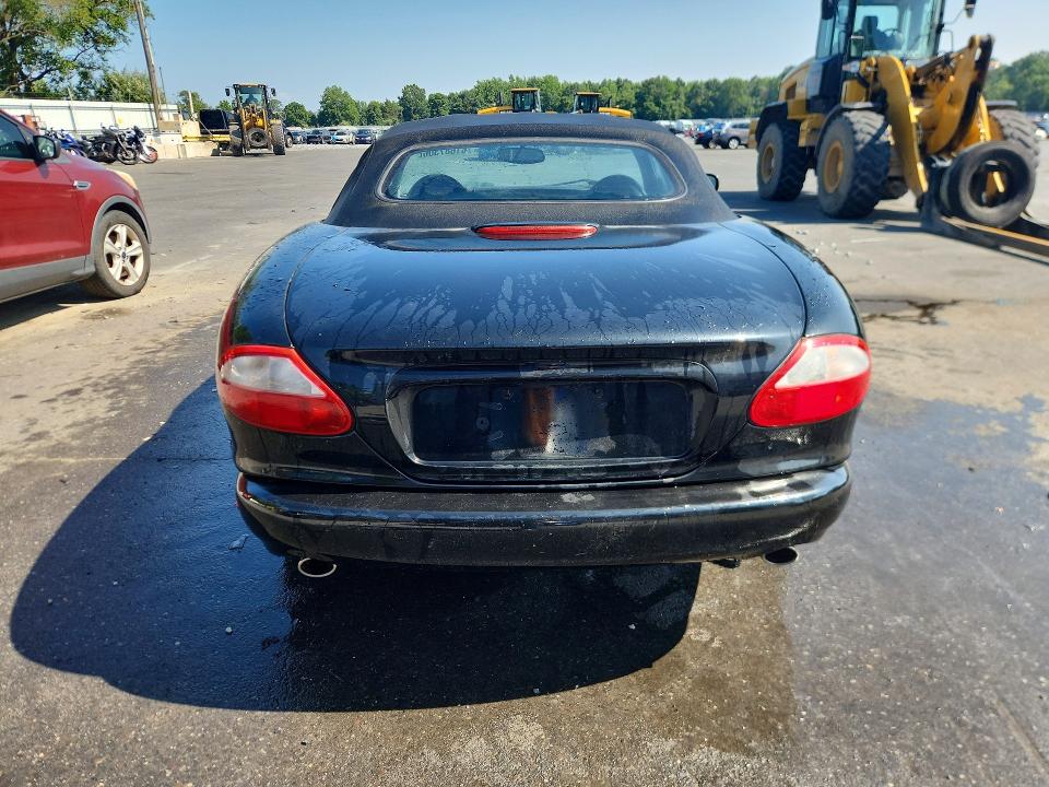 61687306 :رقم المزاد ، SAJGX204XXC041884 vin ، 1999 Jaguar Xk8 مزاد بيع