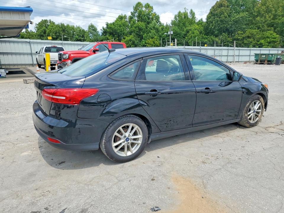 62449326 :رقم المزاد ، 1FADP3F29JL328255 vin ، 2018 Ford Focus مزاد بيع