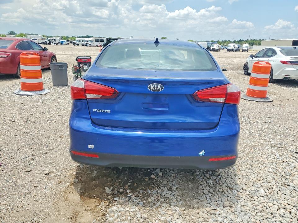 60148156 :رقم المزاد ، 3KPFK4A74HE137775 vin ، 2017 Kia Forte مزاد بيع