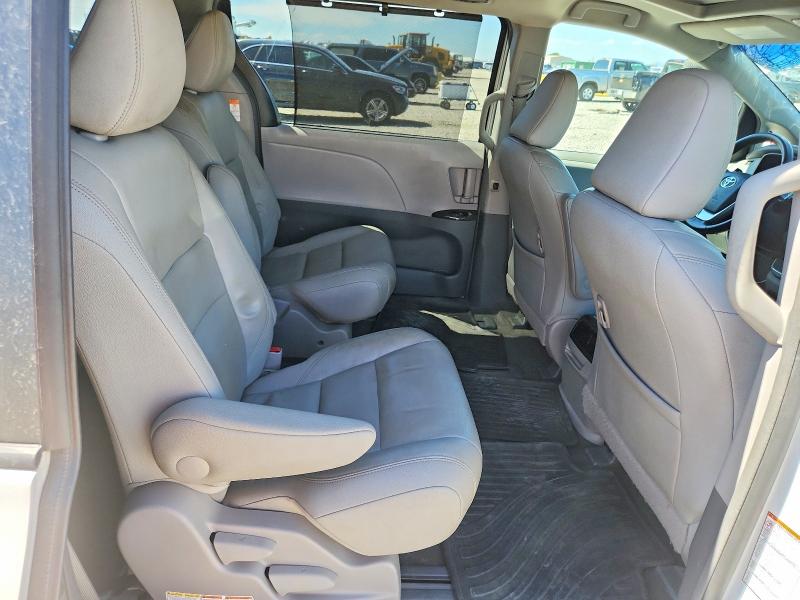 62697796 :رقم المزاد ، 5TDDZ3DC2HS157020 vin ، 2017 Toyota Sienna مزاد بيع