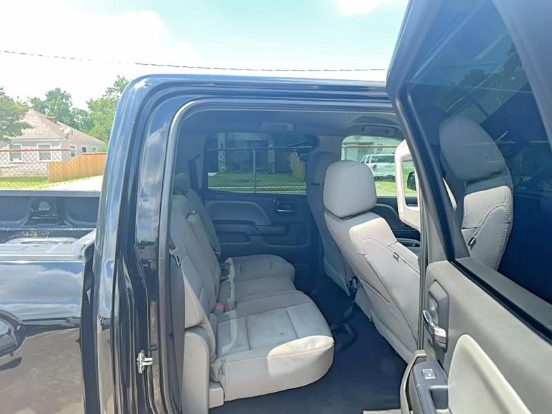 61066886 :رقم المزاد ، 3GCPCPEC0JG496674 vin ، 2018 Chevrolet Silverado مزاد بيع