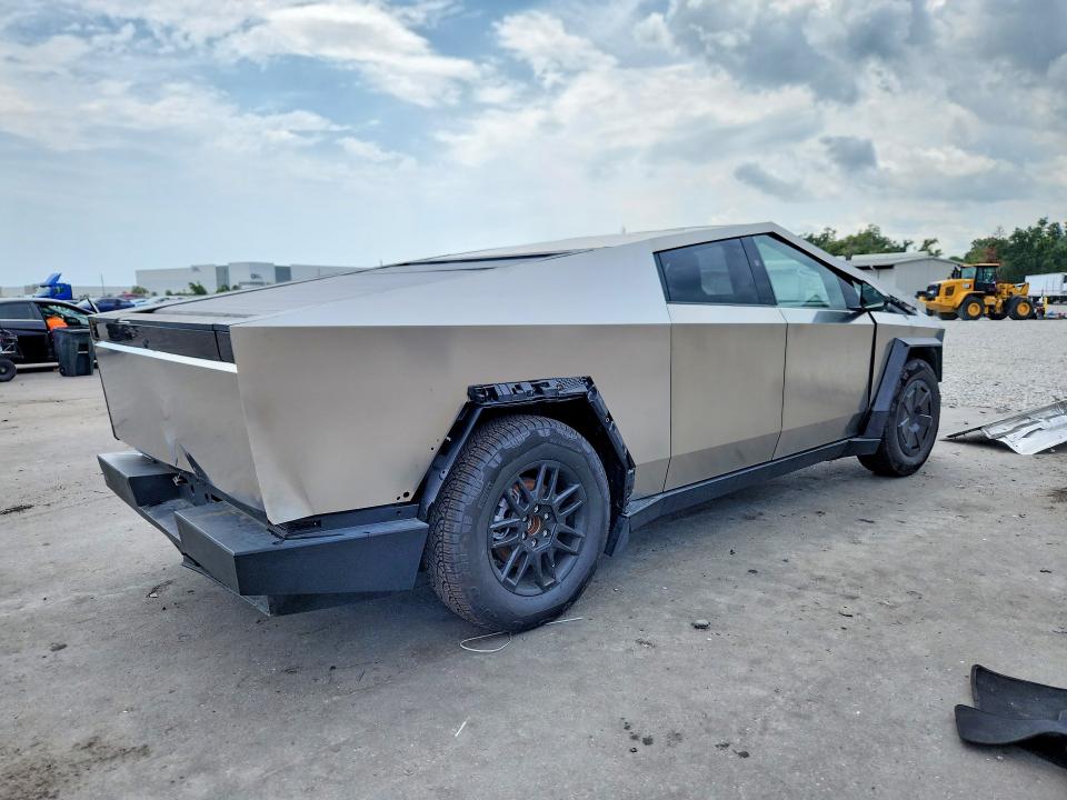 Продаж на аукціоні авто 2025 Tesla Cybertruck, vin: 7G2CEHED5SA075011, номер лоту: 62816176