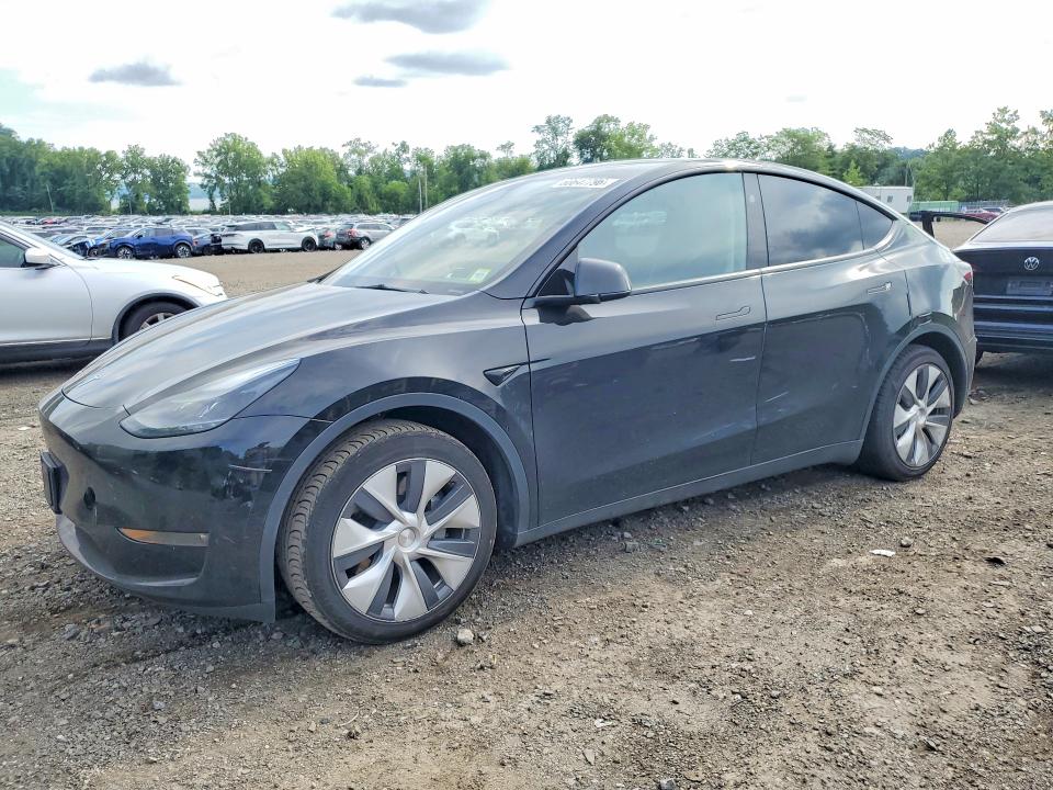 60647796 :رقم المزاد ، 7SAYGAEE0PF921478 vin ، 2023 Tesla Model Y مزاد بيع