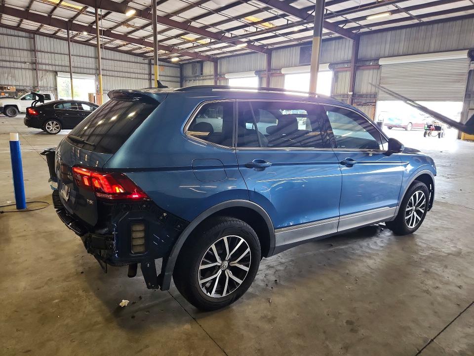 59247976 :رقم المزاد ، 3VV3B7AX4JM218714 vin ، 2018 Volkswagen Tiguan مزاد بيع